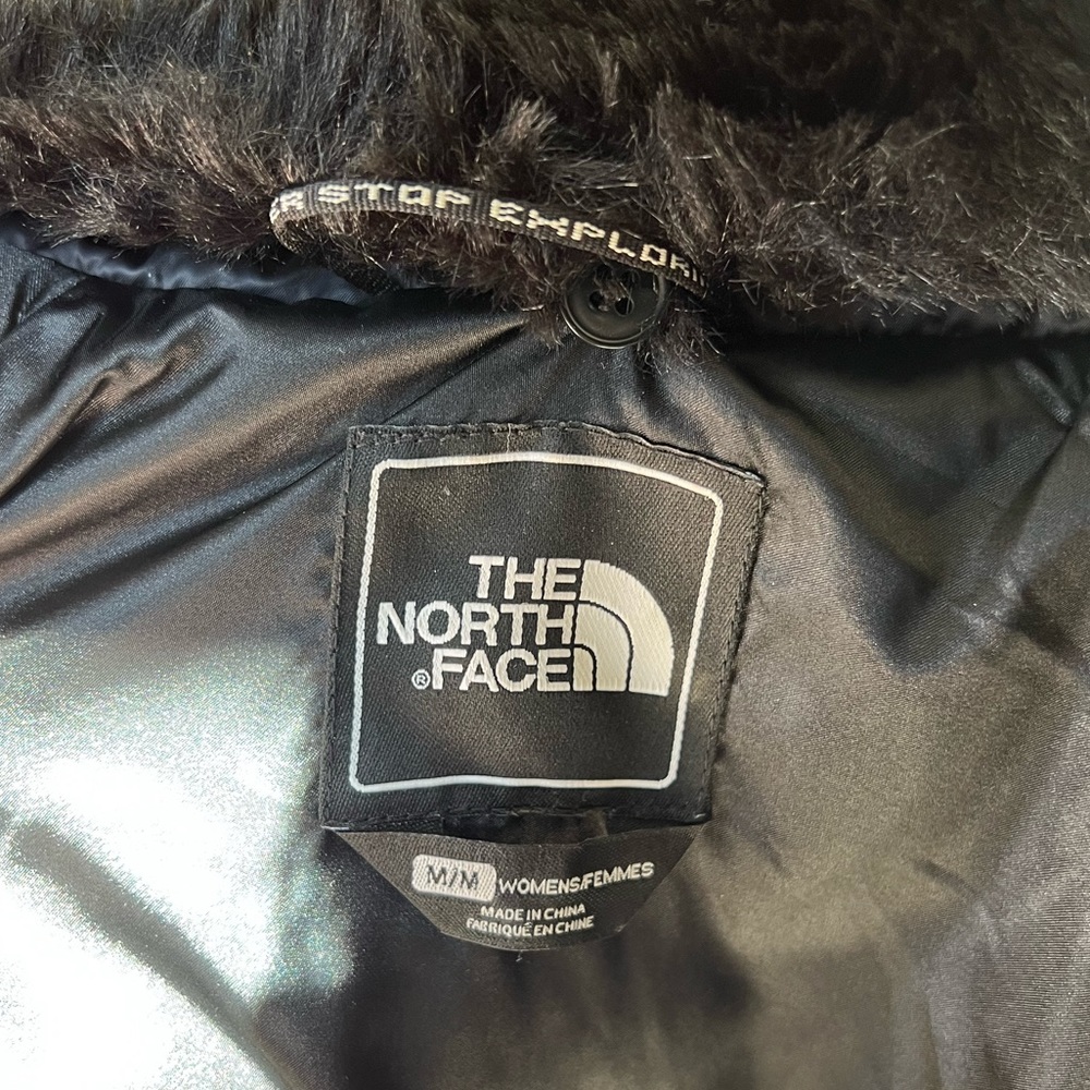Women’s The North Face Belted Coat with Dettachable Faux Fur Collar, 600 down - Picture 4 of 4